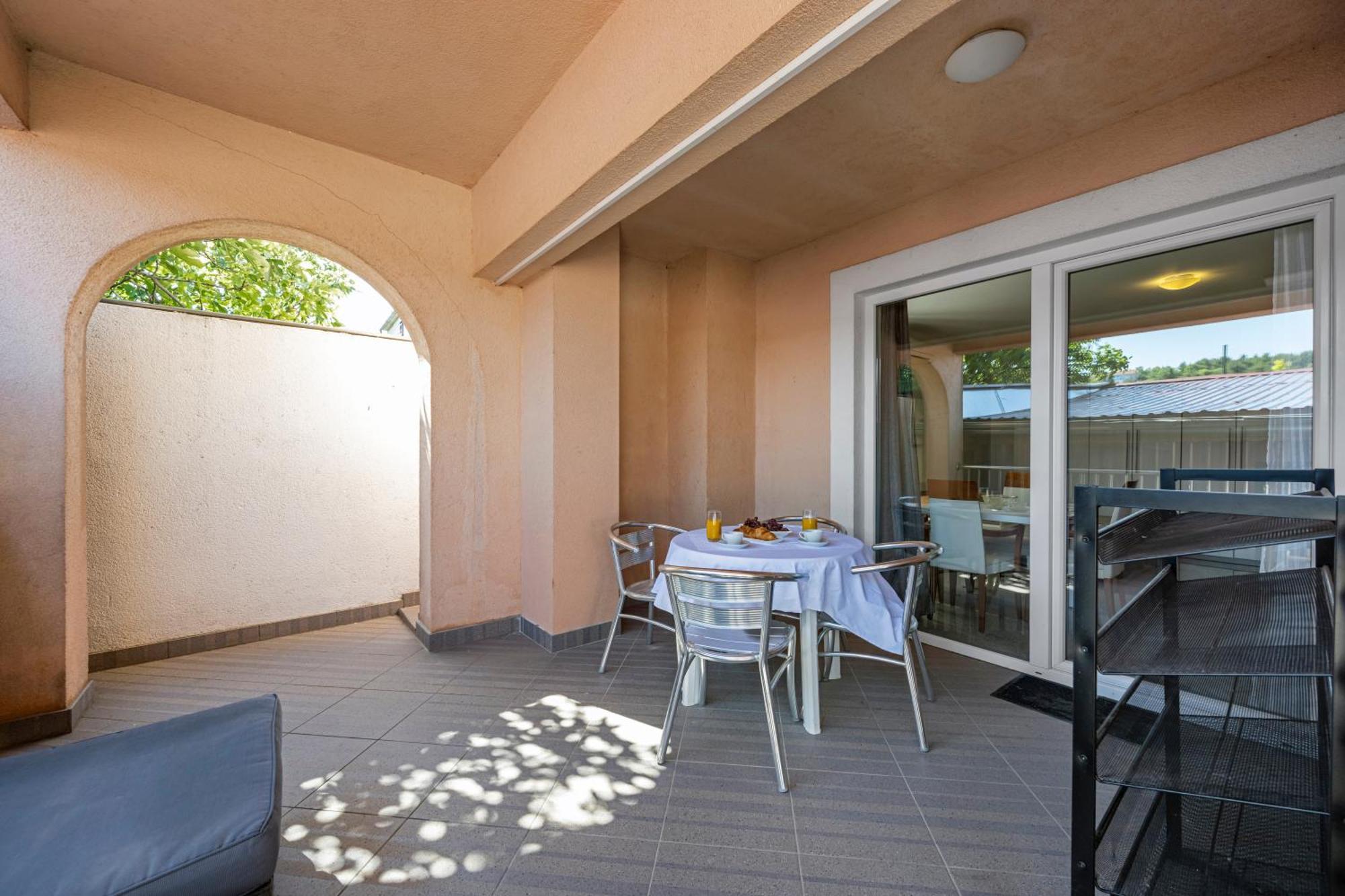Villa Annaleah Dubravice Exterior photo